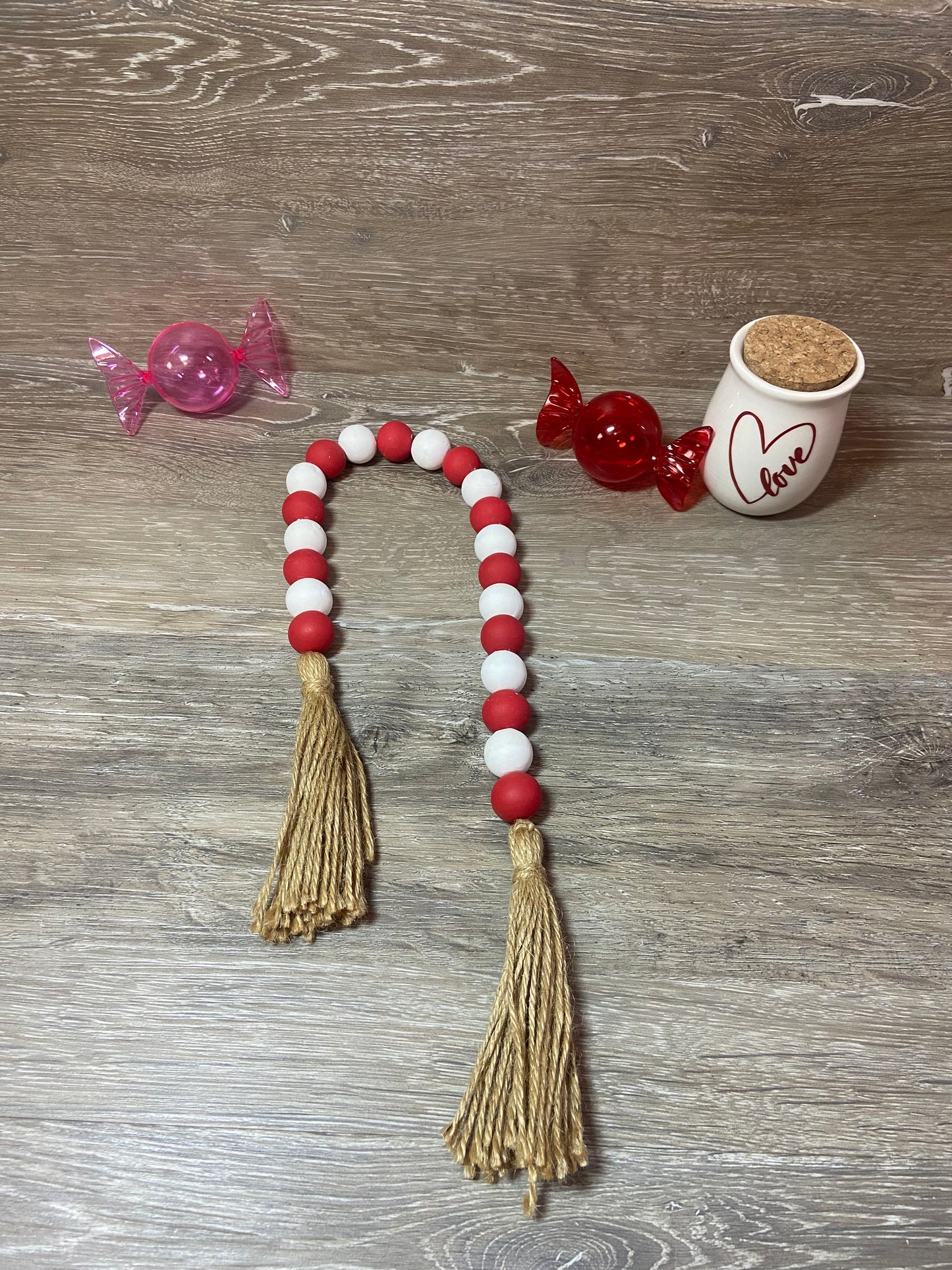 Red & White - Tiered Tray Garland