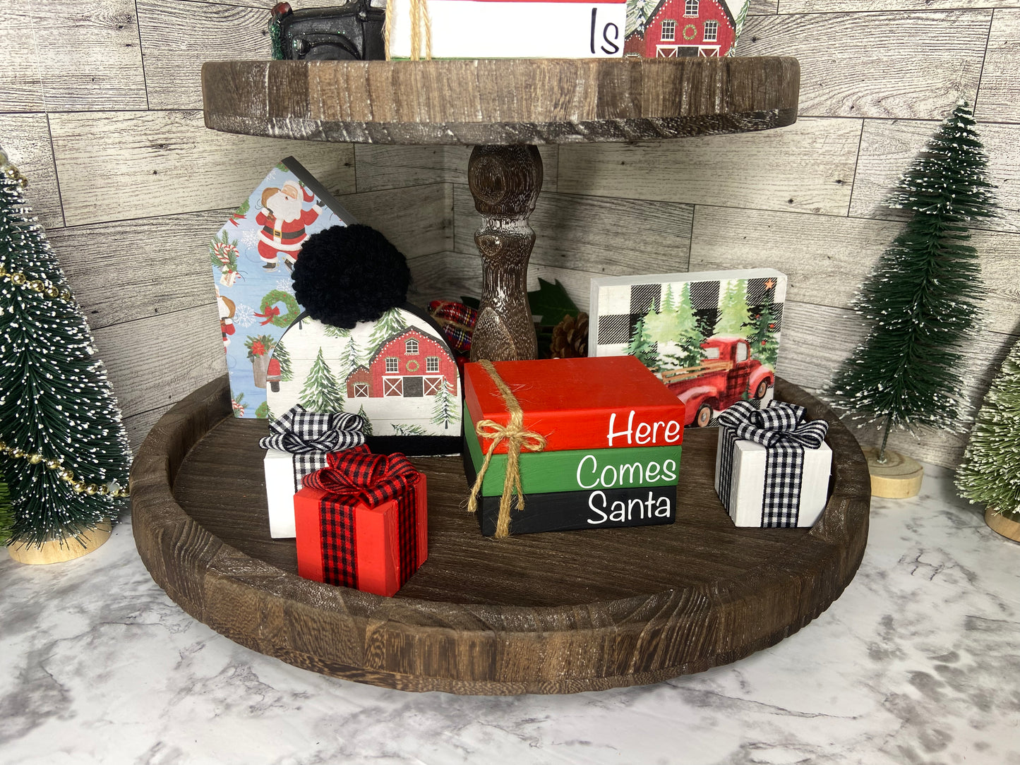 Here Comes Santa - Medium Christmas Tiered Tray Book
