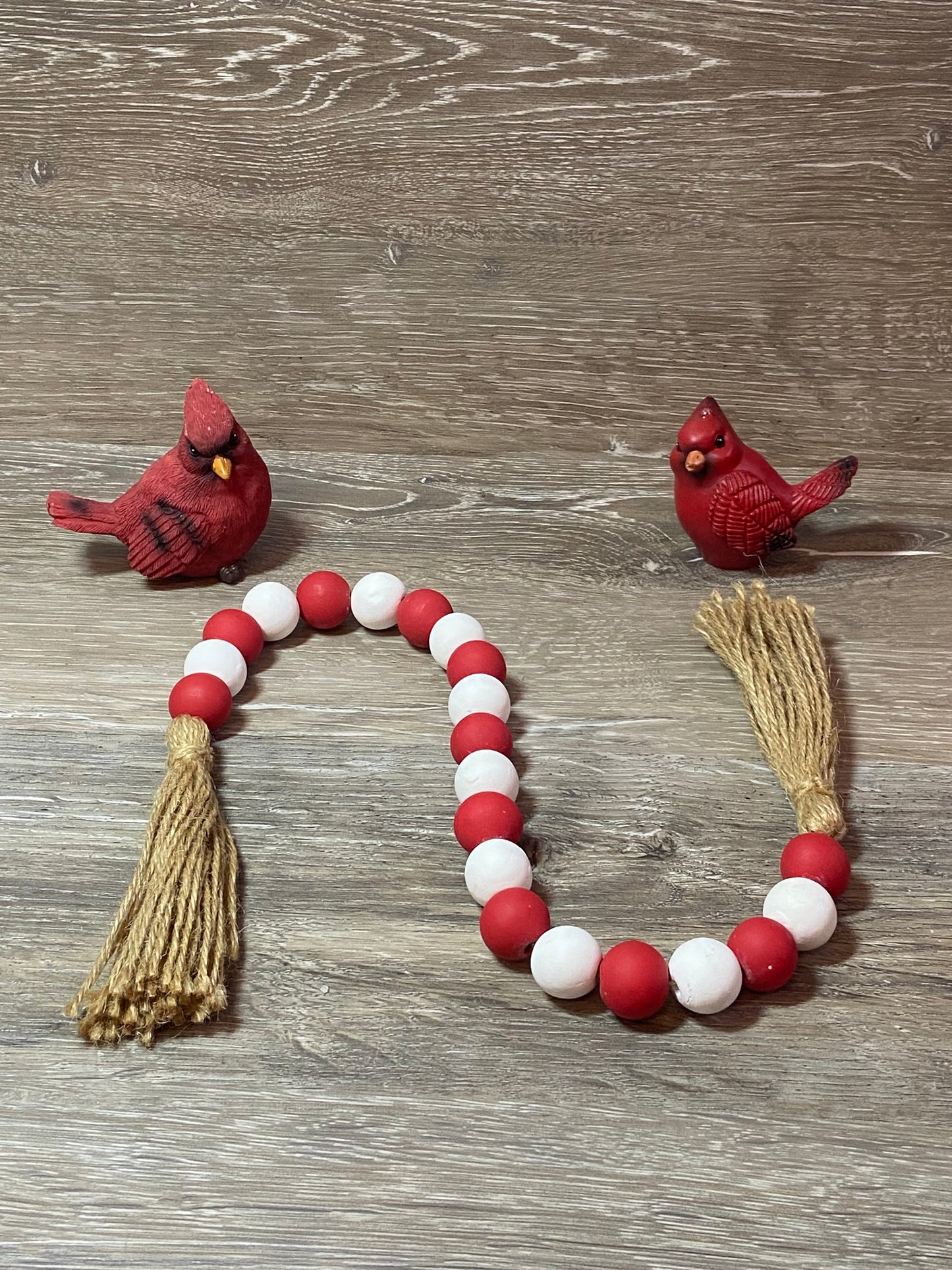 Red & White - Tiered Tray Garland