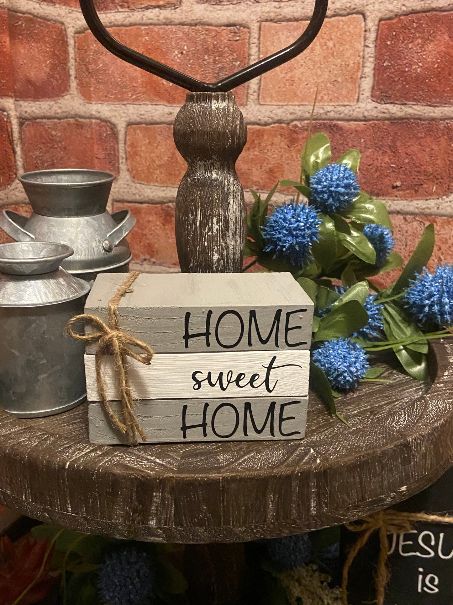 Home Sweet Home - Small Book Stack