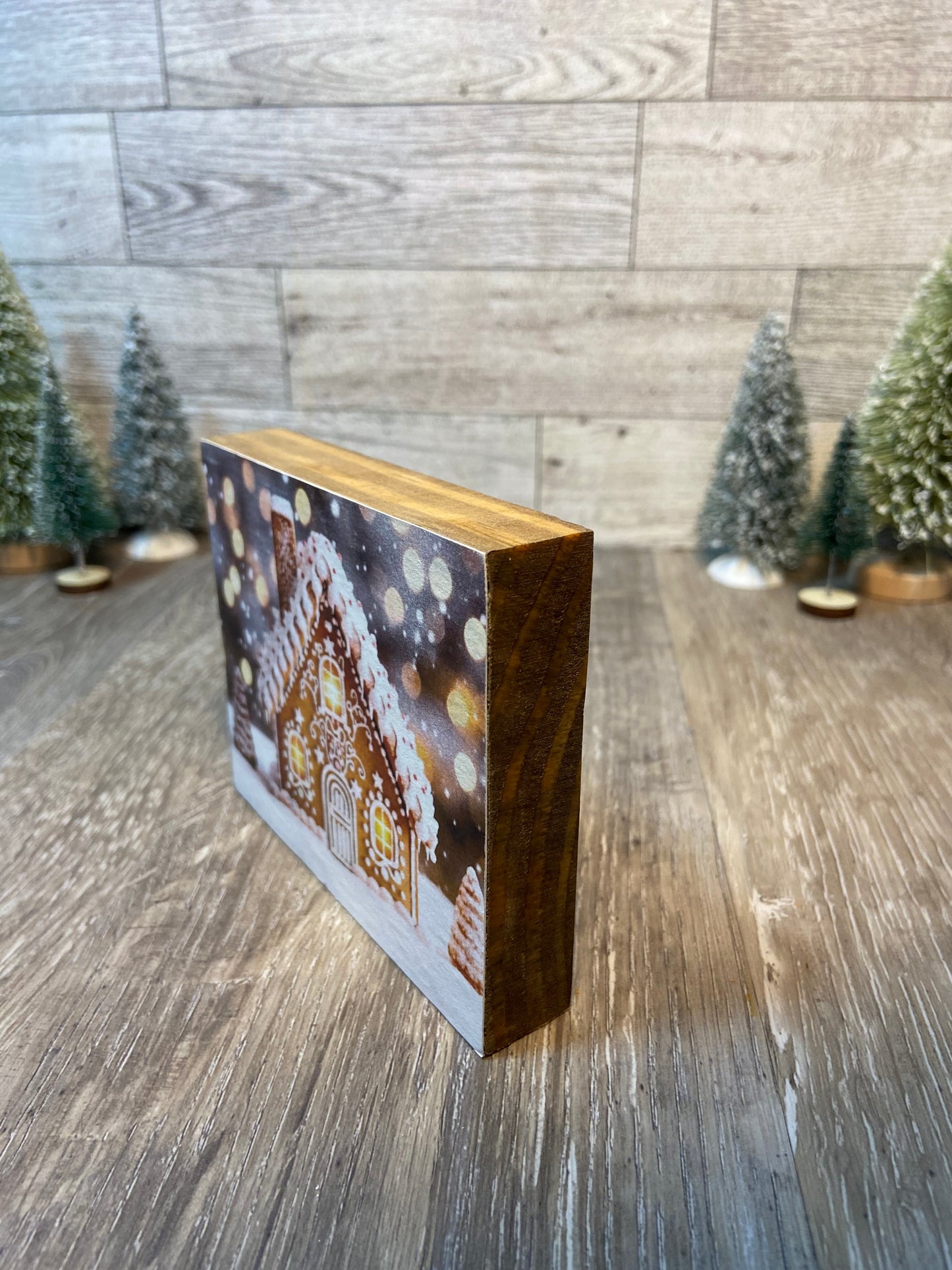 Gingerbread House - Tiered Tray Sign