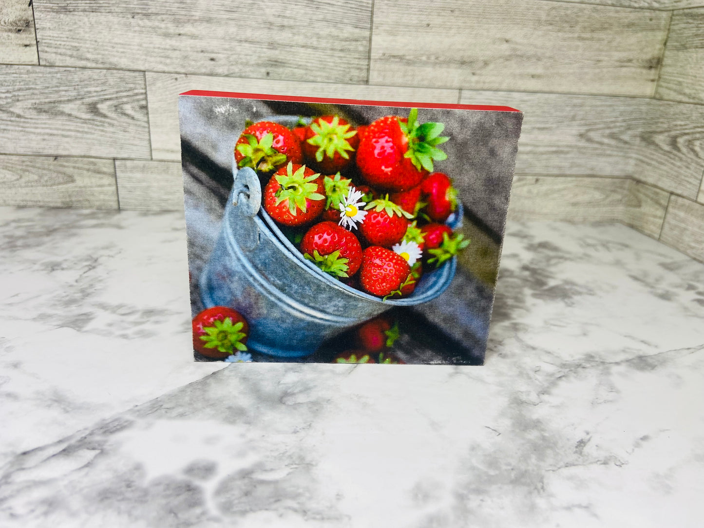 Bucket of Strawberries - Tiered Tray Sign