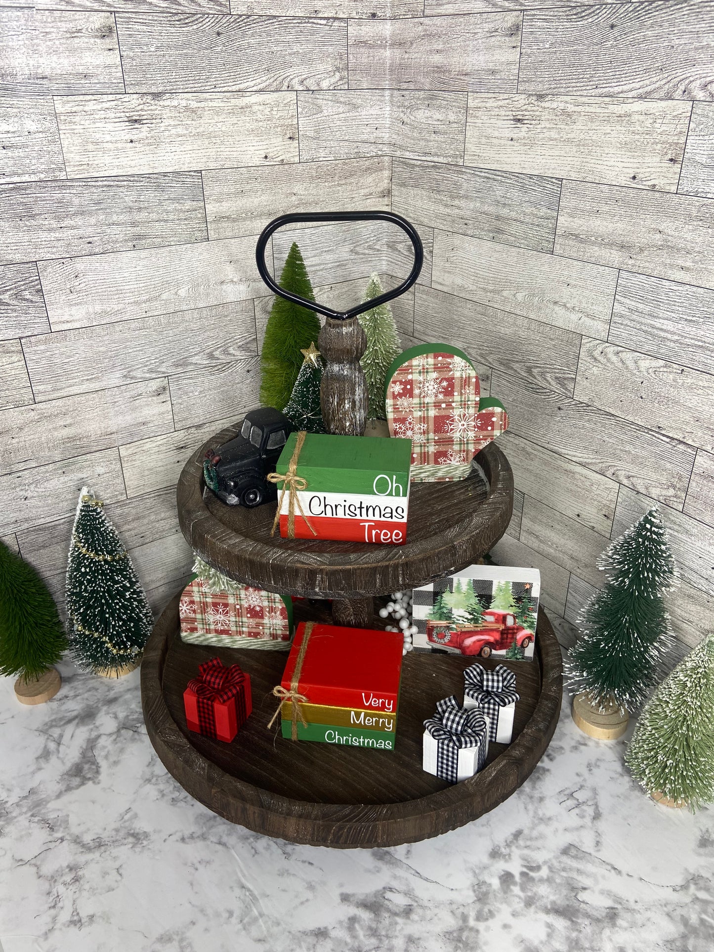 Very Merry Christmas - Medium Christmas Tiered Tray Book