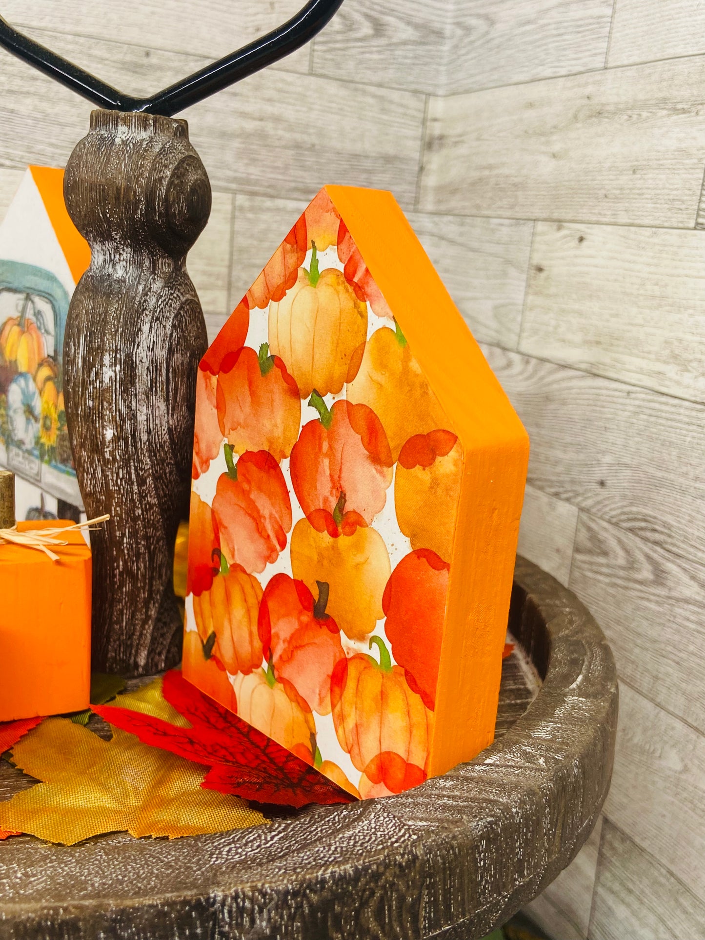 Pumpkins - Medium Tiered Tray House