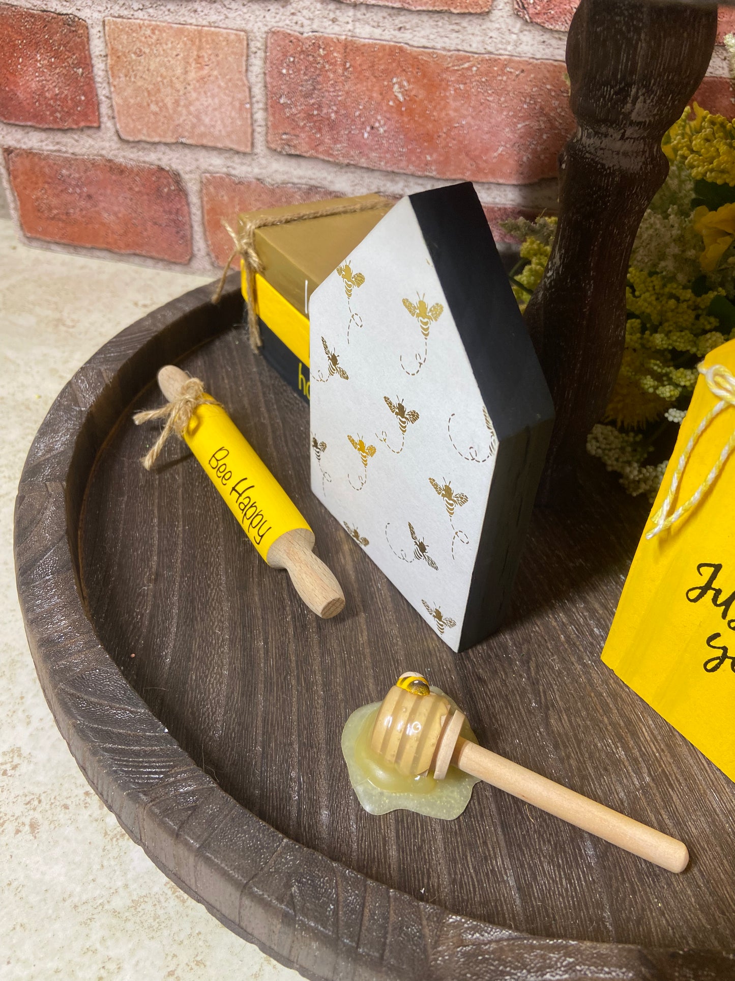 Honey Bee - Black Medium House