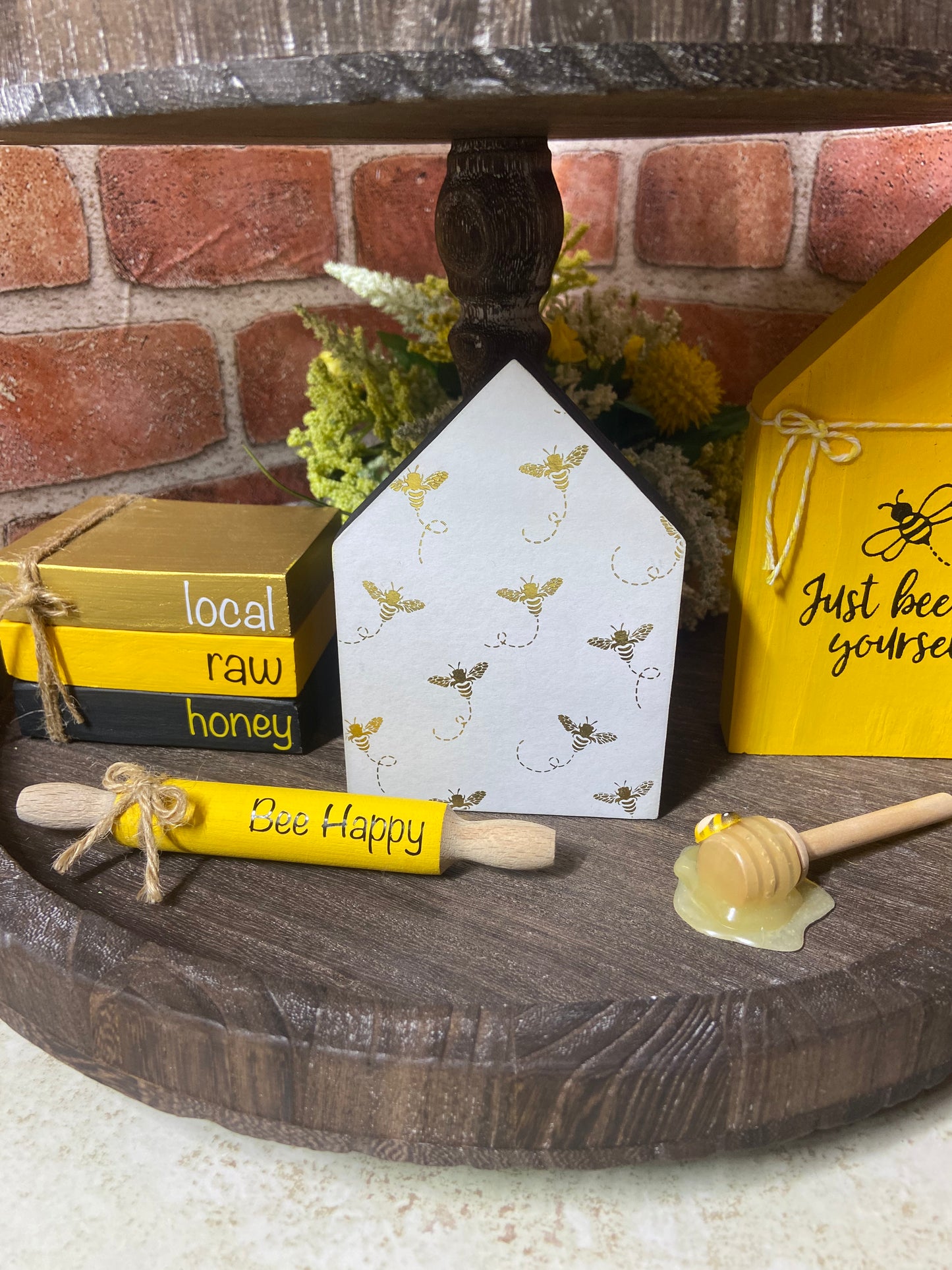 Honey Bee - Black Medium House