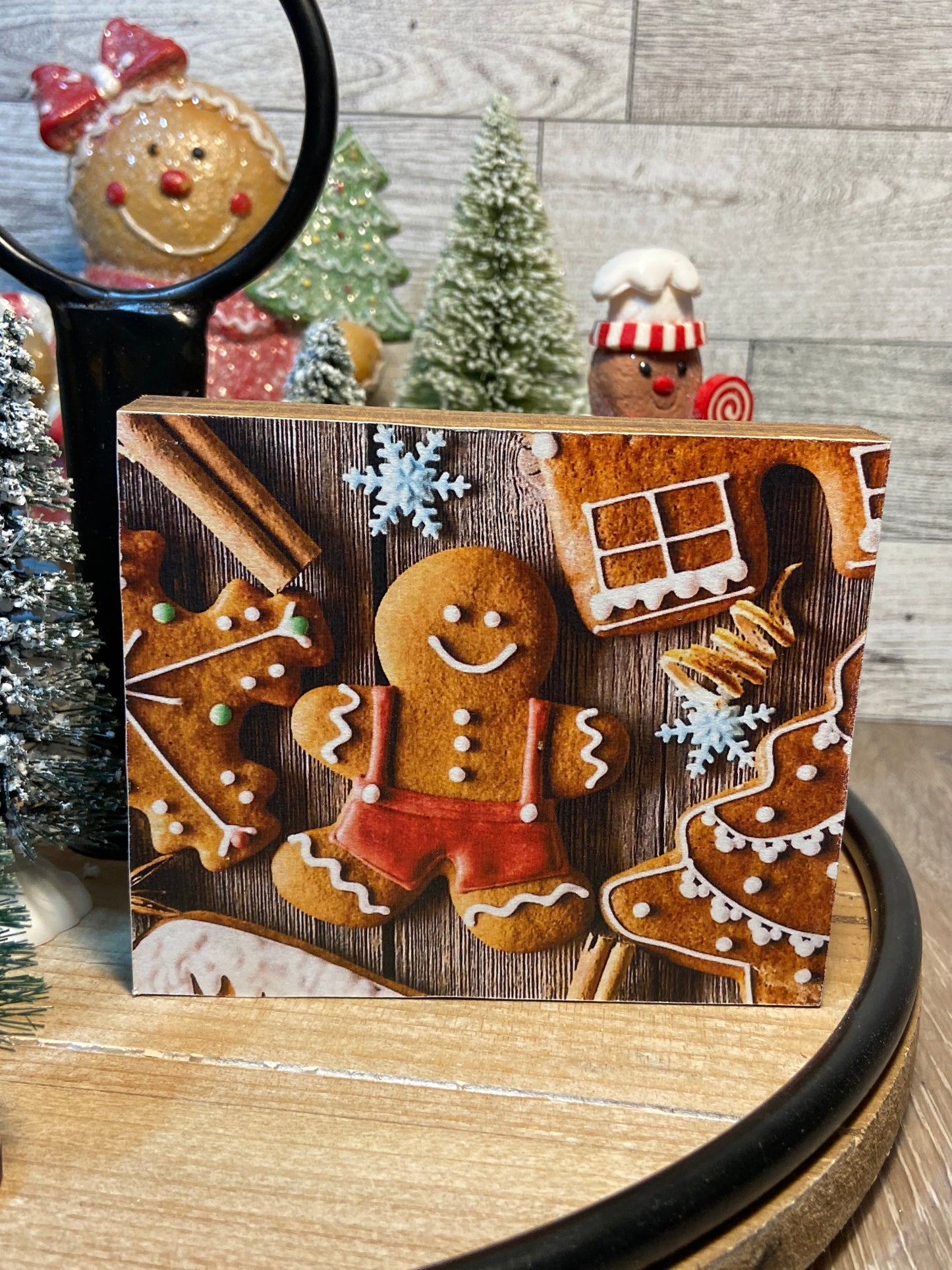 Gingerbread Cookie - Tiered Tray Sign