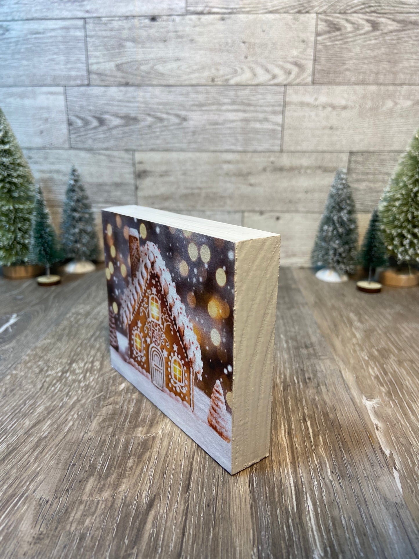 Gingerbread House - Tiered Tray Sign