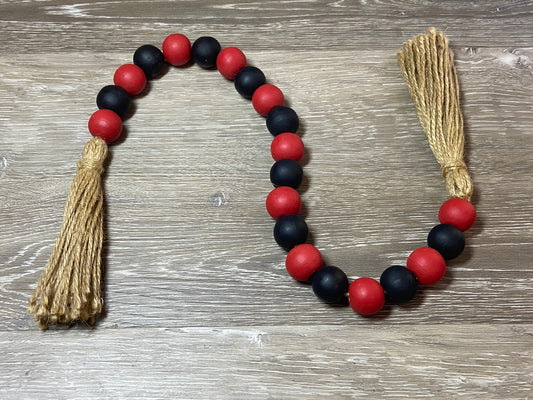 Red & Black - Tiered Tray Garland