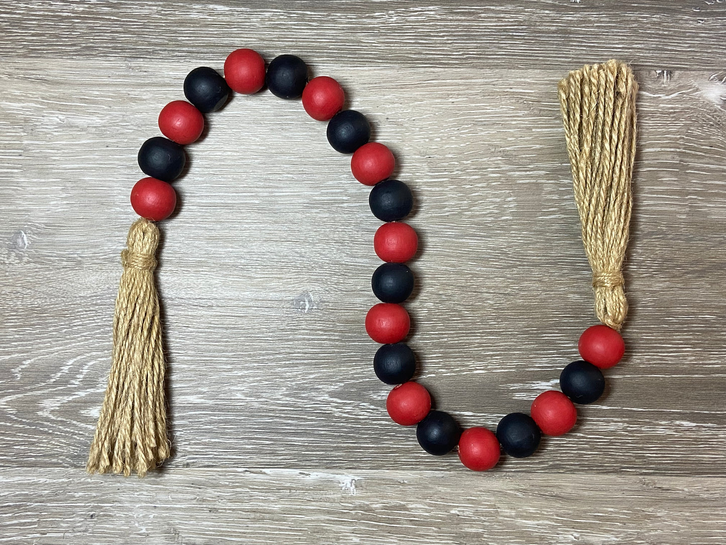 Red & Black - Tiered Tray Garland